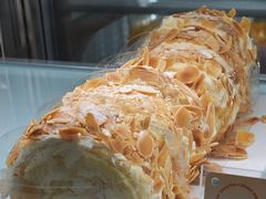 杏仁咸奶油卷-卷们·现制生日蛋糕·蓝风车动物奶油(金源店)