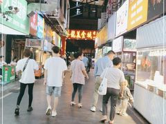 -泰龙城小吃街