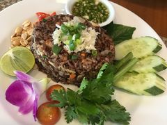 -Chom Cafe and Restaurant