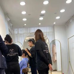 -洋洋婚纱品牌集合店