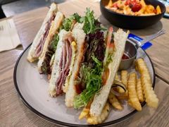 鸡肉培根三明治-Maxpoint Kitchen 西餐咖啡(乐峰广场店)