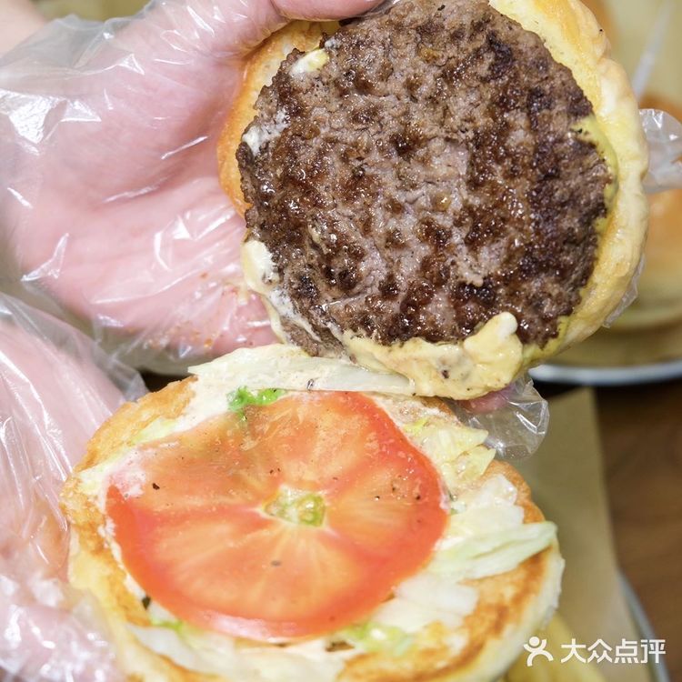 广州第一家🔥哈帝斯汉堡‼️纯手工现煎牛堡绝绝子