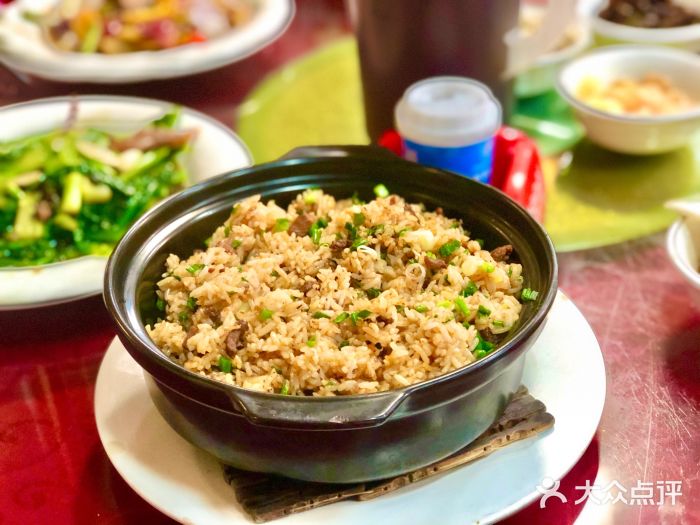 大岭山烧鹅基鹅肉饭图片