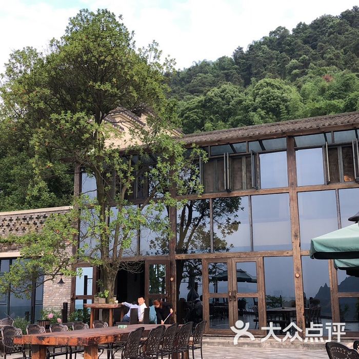 南麓茆舍