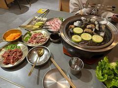 -围炉肉舍丹东海鲜烤肉·烤活鳗(步行街店)