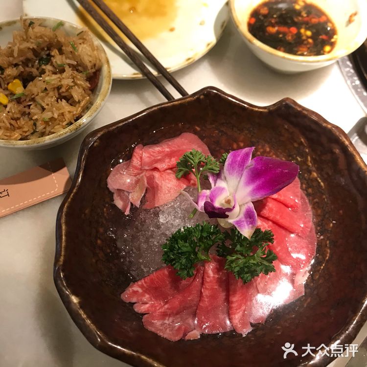 味道也不错 员工路会妮态度很好。吃的也很好