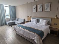 -南宁世纪君悦大酒店(青秀万达滨湖路地铁站店)