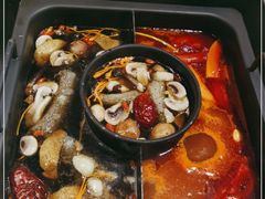 -老牌坊云南鱼豆花火锅(爱建店)