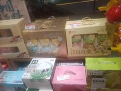 -良品铺子(白云新世界店)