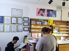 -罗伯特眼镜·蔡司官方授权(罗湖国贸店)