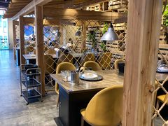 大堂-日进一片海.生腌海鲜火锅.宵夜烧烤(三里屯总店)