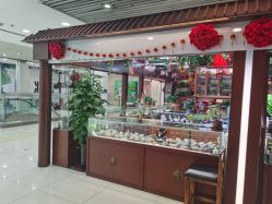 -灵彩珠宝(朗香街店)