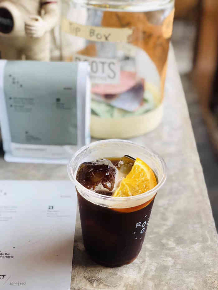 roots coffee roaster-"在楼上吃完roast马上转台楼下的这家咖.