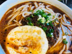 招牌传统麻辣面-聚合鑫东北熏酱熟食麻辣面(长阳店)