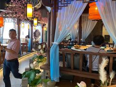 -荷塘秋月·本帮江浙菜(国权路店)