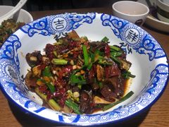 大蒜叶炒腊肉-辣得叫湘菜(四明店)