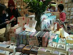 -猫的天空之城概念书店(杭州南宋御街店)