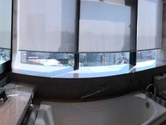 -上海龙之梦万丽酒店