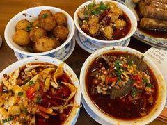 冒毛肚-炉小二铜锅牛蛙•川湘菜(三里屯店)