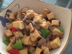 -天天向上素食餐厅(五台山店)