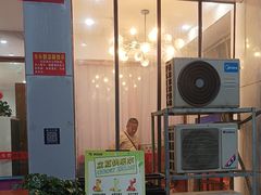 -休记光头香辣蟹干锅(绵竹店)