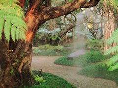 -Chom Cafe and Restaurant