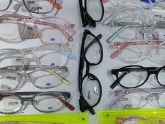 -豪门视光·星趣控·蔡司依视路眼镜代理商(中央大街店)