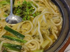 -泓历皇朝酒店(东亭店)