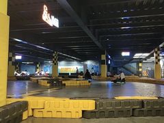-极限PLAY运动娱乐新世界·团建派对潮玩休闲馆·室内蹦极高空游乐园