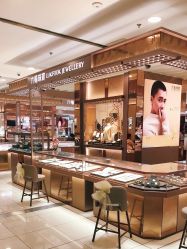 -六福珠寶(百联南方购物中心店)