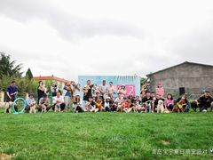 -趣玩宠物乐园寄养训犬训狗游泳池