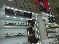 -美式眼镜·授权蔡司.依视路.尼康.豪雅.明月(南翔印象城店)