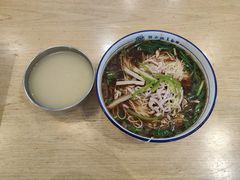 -镇南锅盖面馆(解放路店)