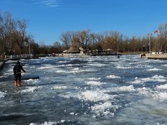 -红栌温泉山庄生态美食餐厅