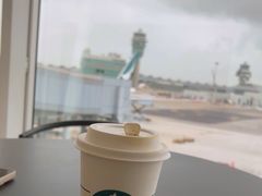 -星巴克(香港国际机场44号闸店)