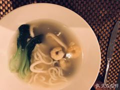 -上海滴水湖皇冠假日酒店