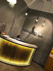 -时尚殿堂明星门店