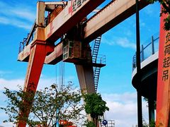 -极限PLAY运动娱乐新世界·团建派对潮玩休闲馆·室内蹦极高空游乐园