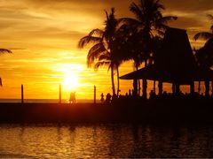 -Sunset Bar(丹绒亚路香格里拉店)
