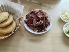 -闫家驴肉老店(华电一校店)