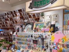 -猫的天空之城概念书店(束河店)