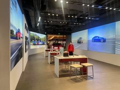 -TESLA 特斯拉(上海太古汇体验店)