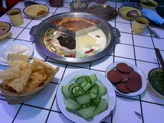 -两个庆火锅公司(昌平府学路店)