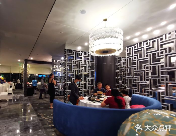 海湾壹品·粤菜·早茶·烤鸭(拱北店)大堂图片