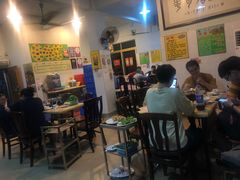 大堂-华哥新鲜猪精品美食
