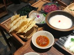 -老牌坊云南鱼豆花火锅(嵩山店)