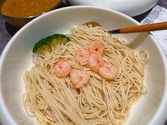 -莱莱小笼·乔艾