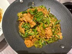 辣椒炒肉-有位虾匠·香辣蟹·小龙虾(李村店)