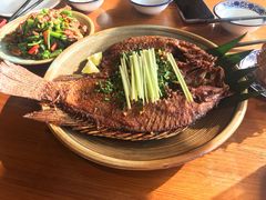 香茅草烤罗非鱼-滇越乘象云南餐厅(次渠店)