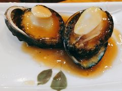 浇汁鲍鱼-老东镇啤酒屋海鲜加工·蒸汽海鲜·海鲜烧烤(台东店)